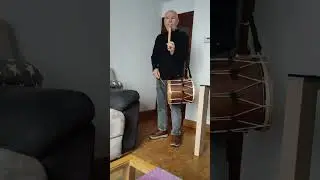 Probando el txistu de Jaques Rot-lutier