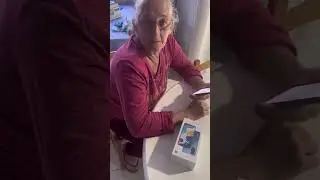 Dei um celular pra minha v&oacute;&hellip;
