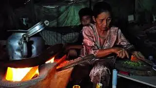 Vietnamese Grandma Cooks Dinner at Sunset | Peaceful Village Evening