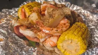 Camarones, Mazorcas, Kielbasa, Papas...#boricua #food #camarones 
