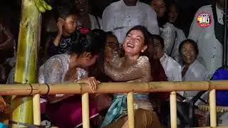Lawak BBQ ful lucu ketemu pesonanya gadis  beng. calonarang pura dalem beng gianyar 
