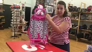 Colocar la mochila en carro para el colegio