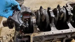 Снятие крышек и вкладышей коренных подшипников Fordson Major