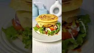 How to Make Dubai Viral Paratha 🍔 #smashburger #viralparatha #chickenpatty
