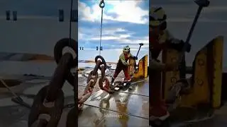 What is the function of anchor in a ship? #shorts #science #hindifacts #viral #anchor #bot #ship