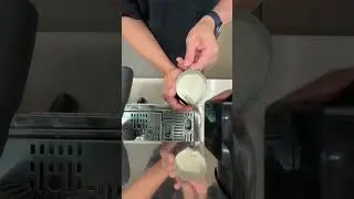 Steam some milk la. Easy to learn #coffeetime #steammilk #coffee