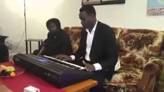 الفنان عبدالماجد كوربيا بروفة لأغنية جديدة(بيري تلي)