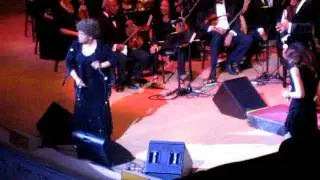 Shirley Caesar - Sweeping Through the City LIVE