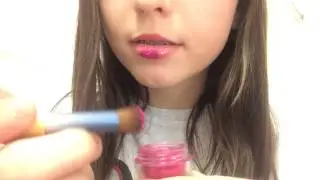 DIY Sparkle Lips