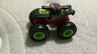 Hot Wheels Monster Truck Invader