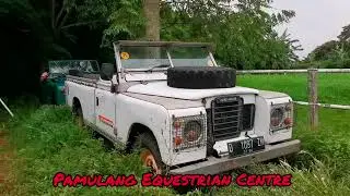 Driving Landrover Topless in green green grass of Pamulang Equestrian Centre