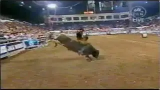 Adriano Moraes vs Chaos - 04 PBR Billings (84.5 pts)