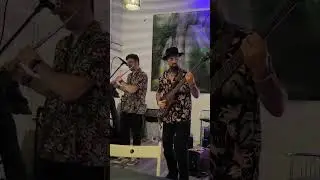 M&uacute;sica &Ocirc;XE by DUVALLE em Sevilla, Espa&ntilde;a