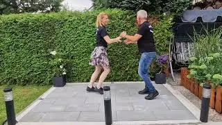 Was machen Taxi-Dancer Privat?          Tanzen und Spaß haben auch wenns zuhause im Garten ist.
