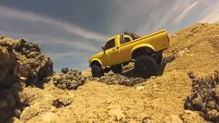 RC Scale Trial Wraith and Toyota Hilux HL Rocks Beach BZH
