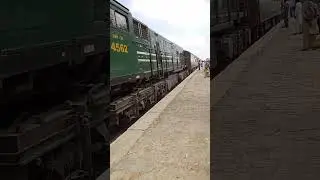 Fareed Express🚝🇵🇰🤗 #shorts #pakrailway #shortsfeed #pakrail #viralvideo #shortvideo