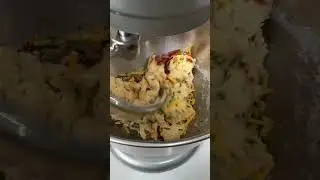 Булочки с начинкой из запеченного картофеля на ужин #хлеб #булочкинаужин #картофель #шорты