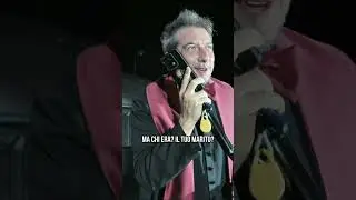Chiamo un numero salvato in rubrica come “Tetta”.Vi aspettiamo a teatro!