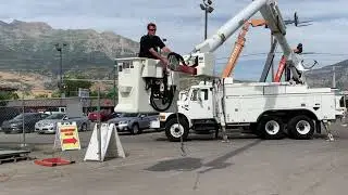 Bucket Boom Truck 55' 2002 International 4900 2 Man Bucket Tandem Axle Altec Over Center