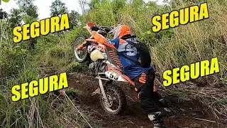 TRILHA DE MOTO COM AMIGOS