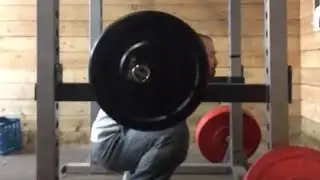 How to Squat Below Parallel: 3 Tips for Beginners
