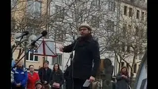 Friedrich Merz hat meinen Poetry Slam Text zerstört. Was dann passiert, kommt aus dem Herzen..