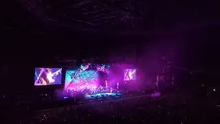 Don't Dream It's Over by Crowded House live at Glasgow Ovo Hydro 2024
