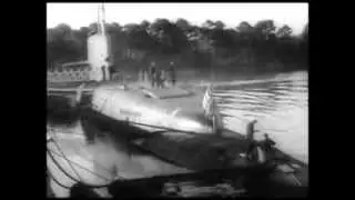 Submarine George Washington is deployed with nuclear weapons 1960