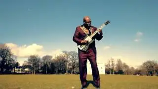 Loomis Green - Guitarist