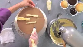 How to Pipe Ruffles