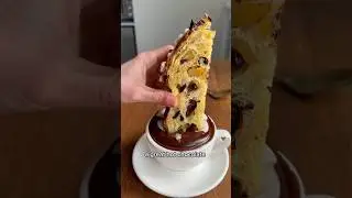 Italians react to PANETTONE and HOT CHOCOLATE @Jeshastevens