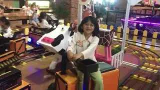 Naik Kereta-keretaan di Fun World Tangcity Mall Tangerang