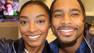Simone Biles&rsquo; Cozy Christmas With Jonathan Owens REVEALED &mdash; Matching PJs, Gifts & Elf Night