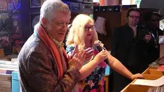 Noddy Holder opens 'Mindful Gifts' in Darlaston