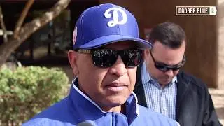 Dodgers Spring Training: Dave Roberts reveals details on Clayton Kershaw's shoulder trouble