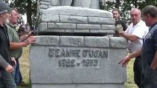 Mise en place de la statue de ste Jeanne Jugan