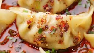 chicken dumplings with chilli oil & dumpling sauce recipe by Easy Khanay