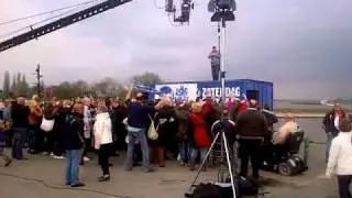 Frans Duijts maakt videoclip op de Waalkade