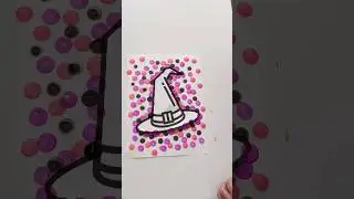 Fun art activity for Halloween! Use dot markers or q-tips and paint to create this.