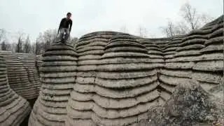 Parkour Paris - The Fountain by Thomas Mougne