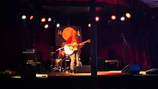 Driving Me Crazy by Kaylan Mackinnon (Live at the Hard Rock)