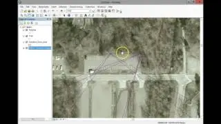 Drawing a new polygon using Editor Tools in ArcMap.