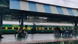 12187 Jabalpur Mumbai CSMT Garibrath Express Skipping Through Bhandup Railway Station