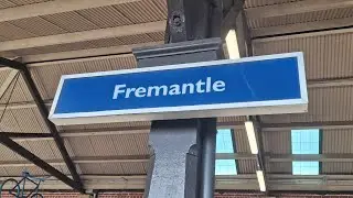 Transperth FRE A-Train entering and leaving Fremantle Station