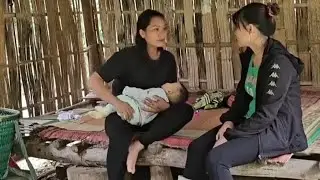 The Daughter Stayed Home Alone While Her Mother Cut Bamboo to Make a Vegetable Garden 