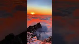 Huangshan Sunset Over Clouds &ndash; Unreal Winter Beauty