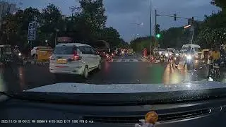 Red Light Jumper in Delhi &ndash; Life-Threatening Stunt Caught on Dashcam!