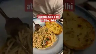 Chatore Chachaji tasting spaghetti Aglio e olio at Cling, Civil Lines #foodvlogs #delhi #ytshorts