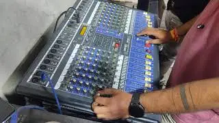 16 Channel mixer checking #yamaha Umkar Loudspeaker Co. 