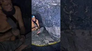 This work is full of risk and courage.respect them #blackcoal#blackdiamond#undergroundtreasure